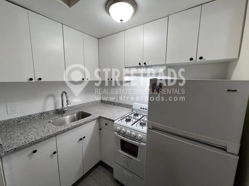 381 Harvard St, Mid-Cambridge