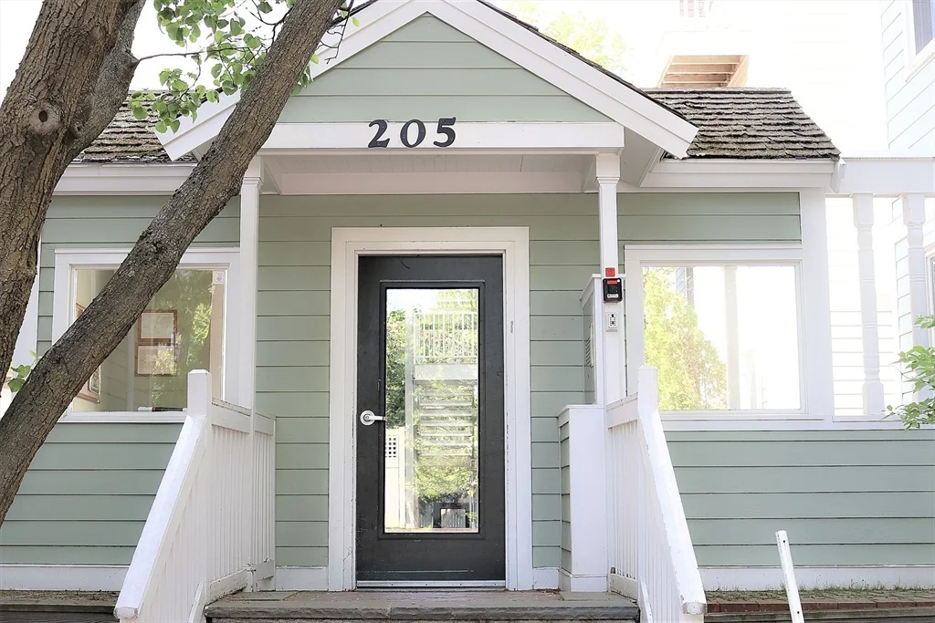 205 Richdale Ave, Neighborhood Nine