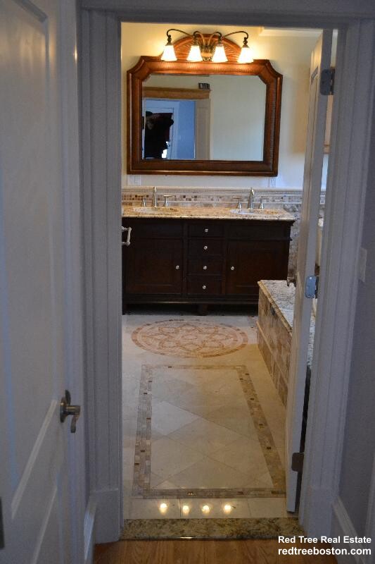 127 Nonantum St, Oak Square