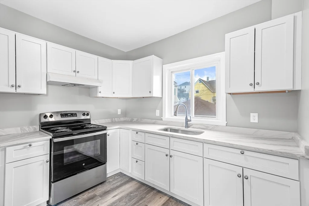 712-722 Eastern Ave, Fall River