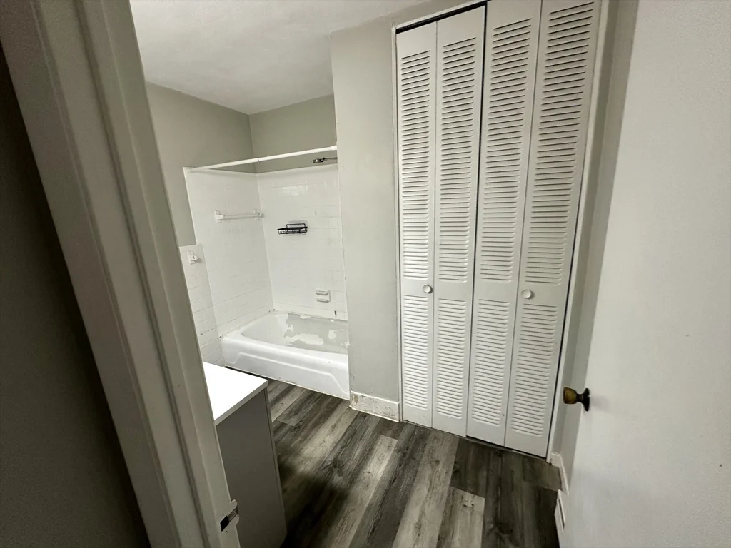 27 Willis St, Framingham