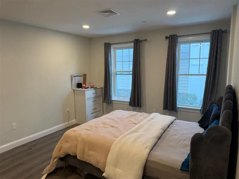 320 Middlesex Ave, Medford