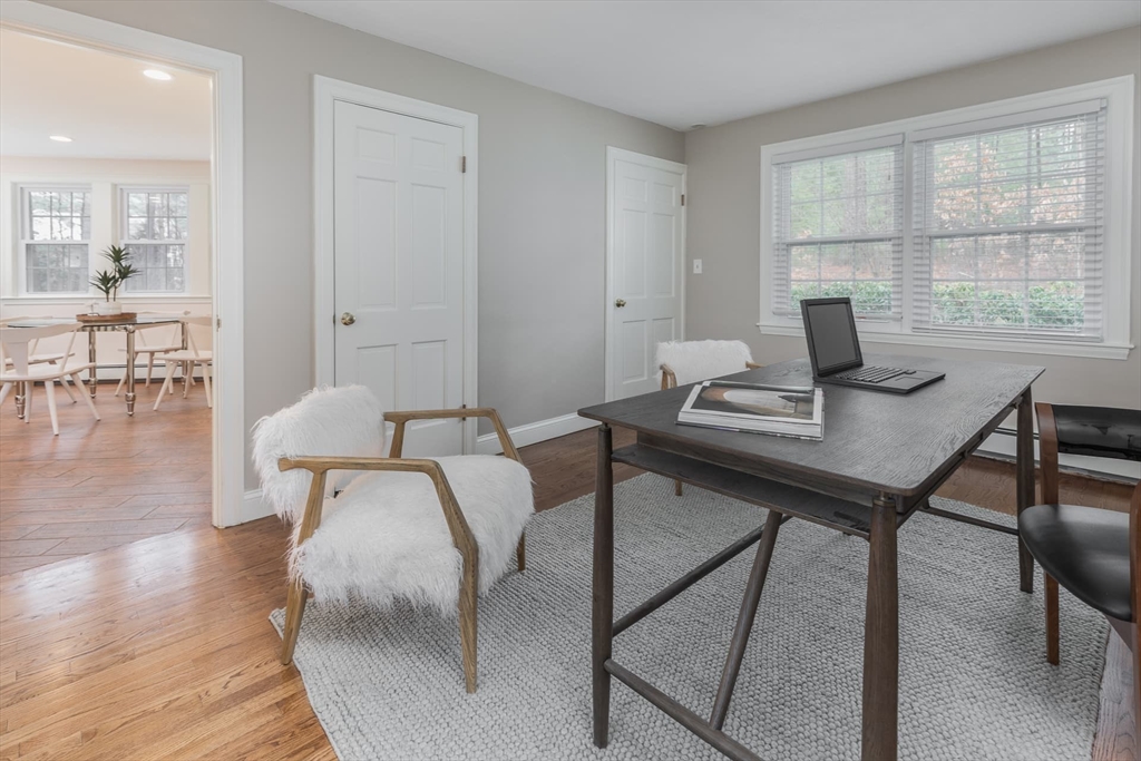 22 Bradford Rd, Weston