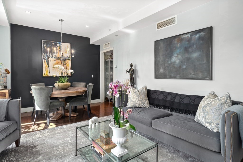 424 Massachusetts Ave, South End