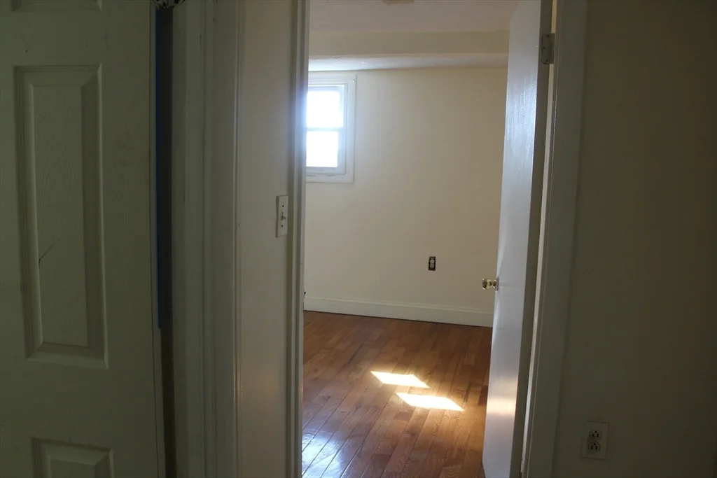 38 Fisk Ave, Magoun Square