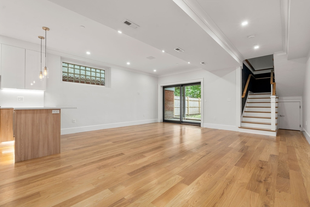 31 Mercer St, South Boston