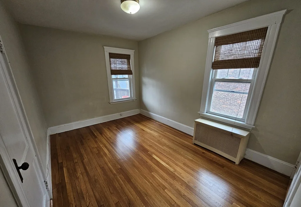 82 Walnut St, High Street Hill