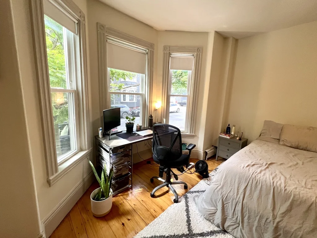 682 E 6th St, South Boston