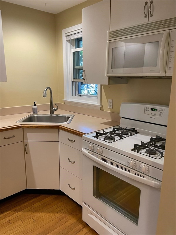 135 Bolton St, South Boston