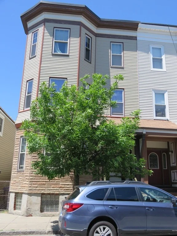 157 N St, South Boston
