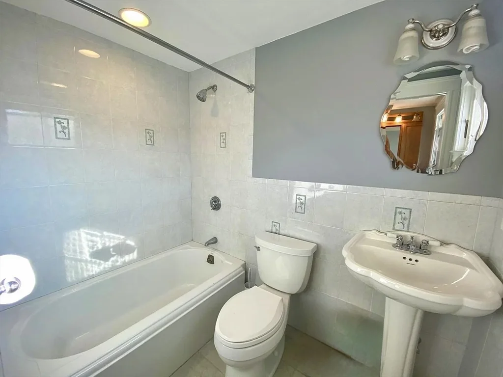 6 Dalton Rd, Belmont