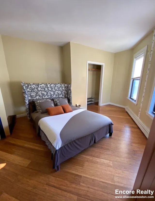 147 Meridian St, East Boston