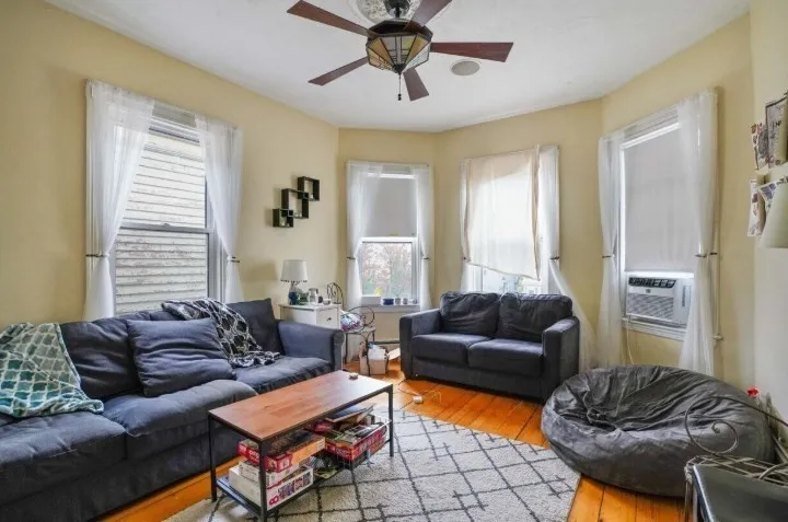 68 Calumet St, Mission Hill