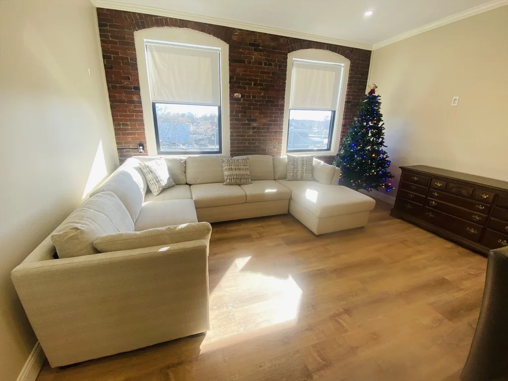 80 Foster St, Peabody