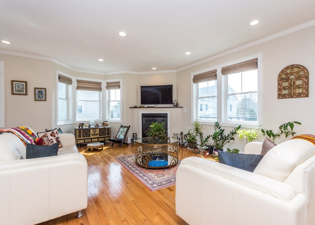 43 Hammond St, Waltham