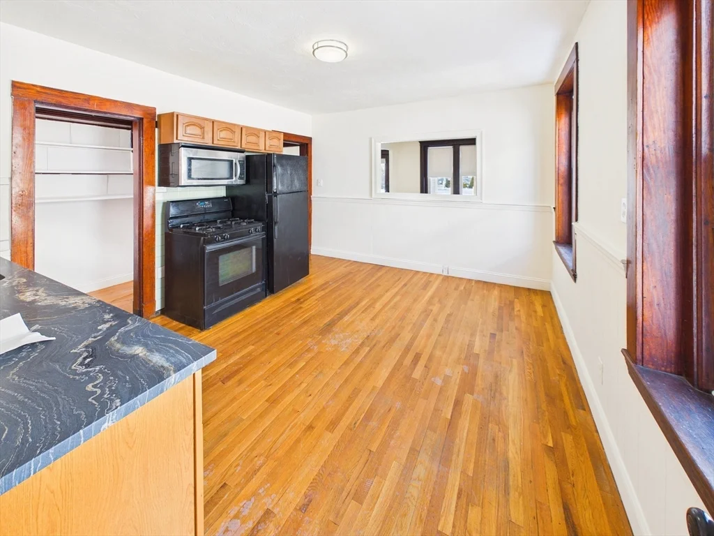 4 River St, East Dedham