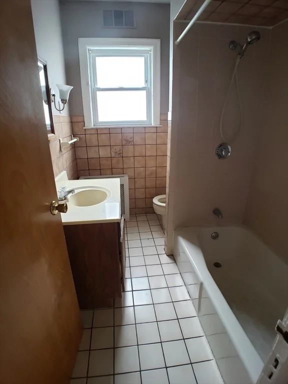 44 Sharon St, Medford