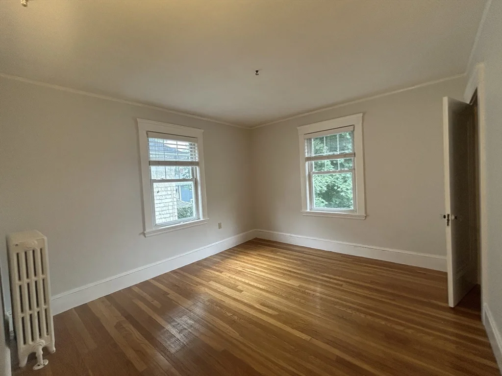 4 Harvard Rd, Belmont