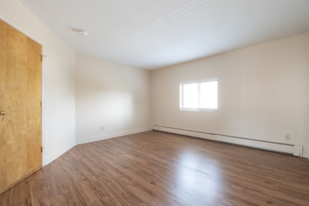 146 Willow St, Waltham