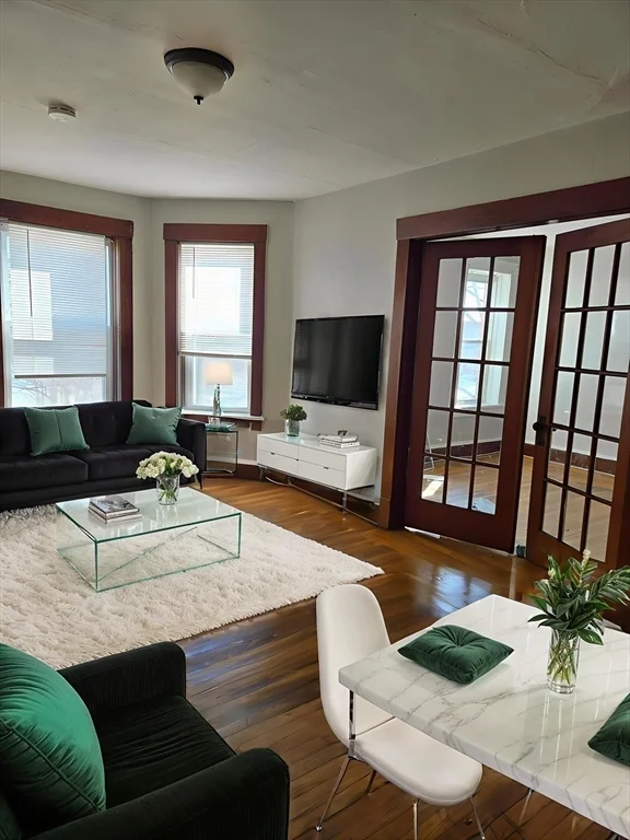 263 Elm St, Holyoke