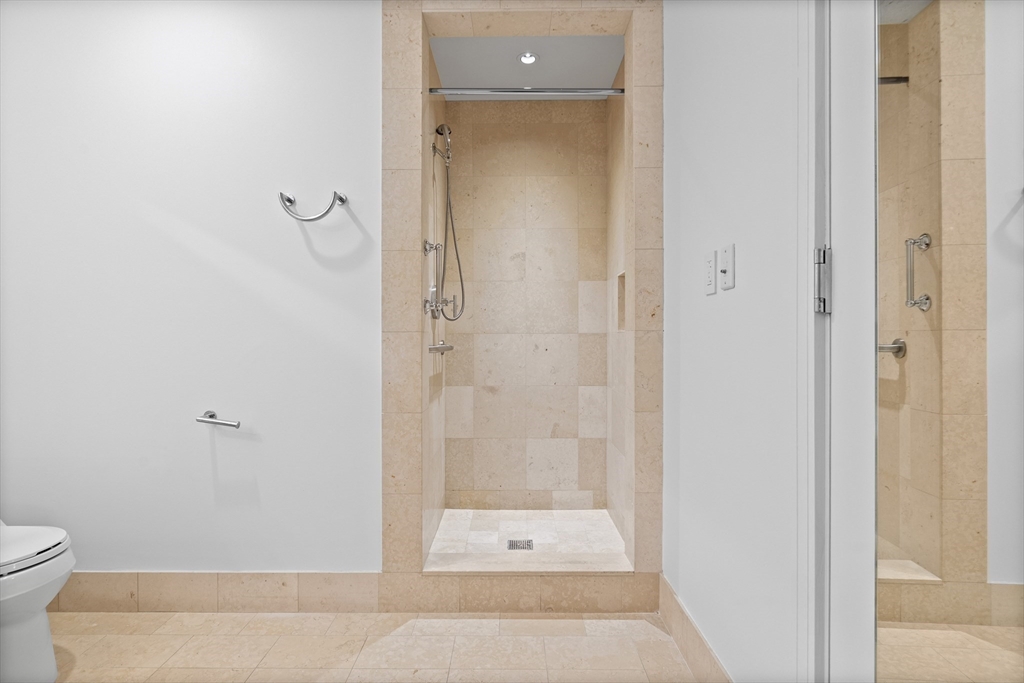 500 Atlantic Ave, Waterfront