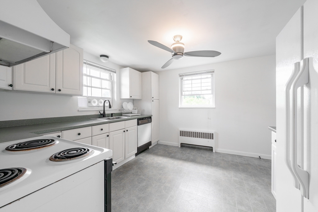 35 Hamilton Rd, Belmont