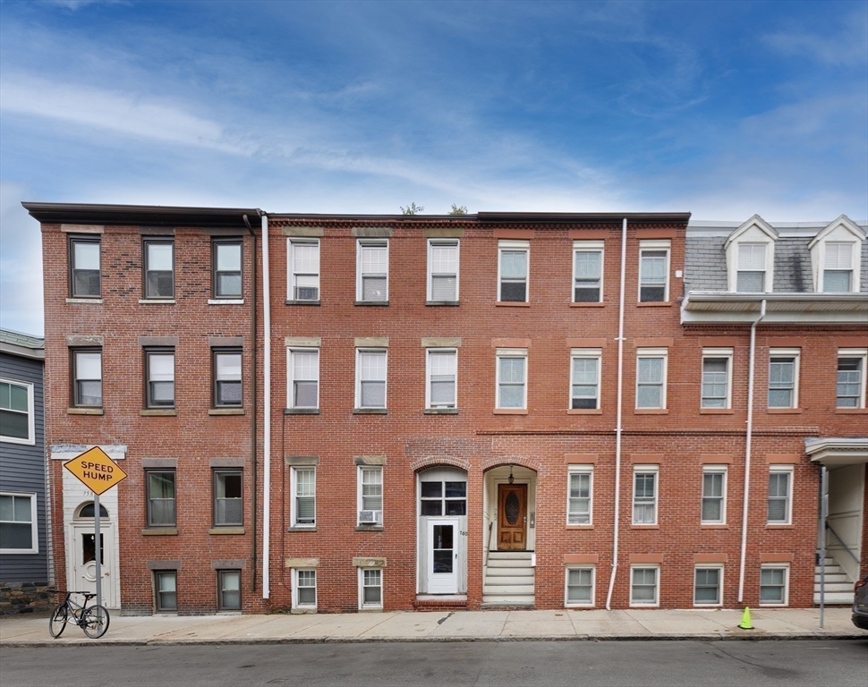 762 E 6, South Boston