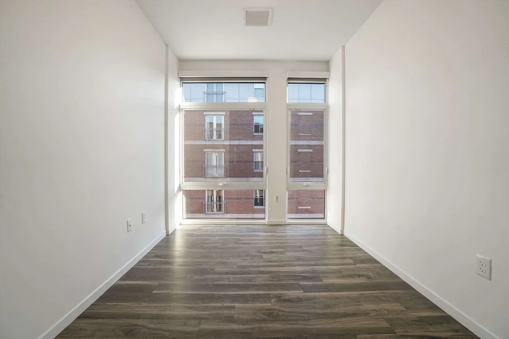 839 Beacon St, Fenway