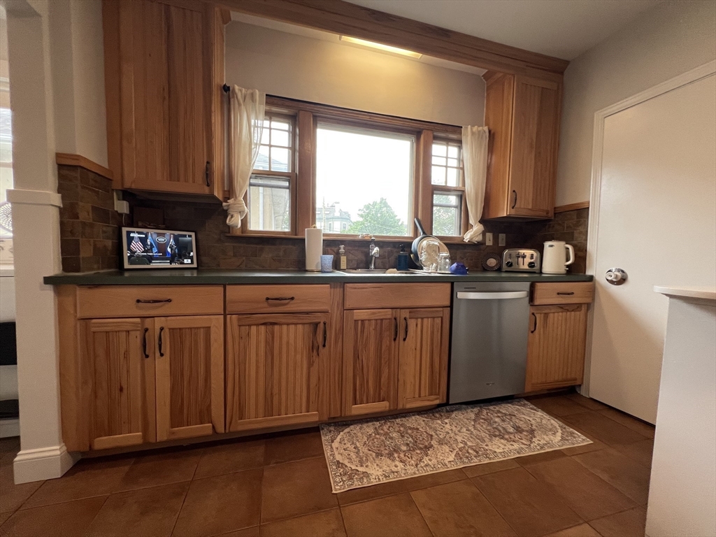 235 White St, Belmont