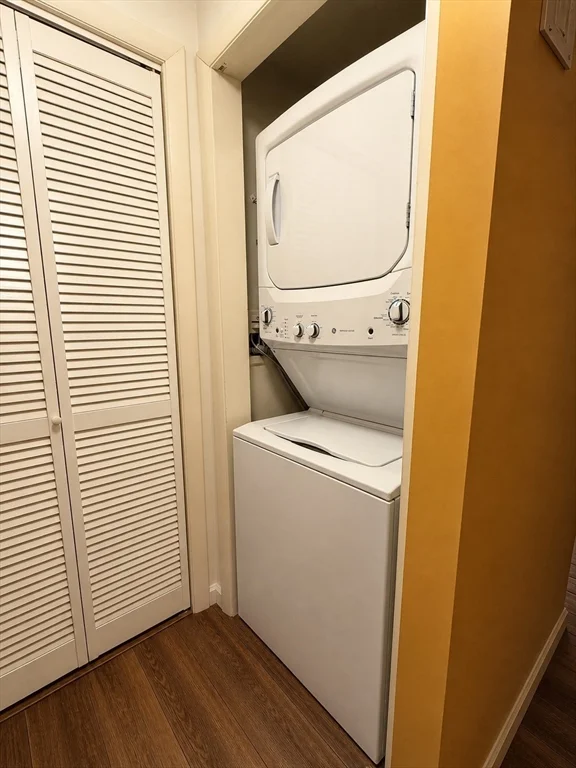51 John, North Brookline