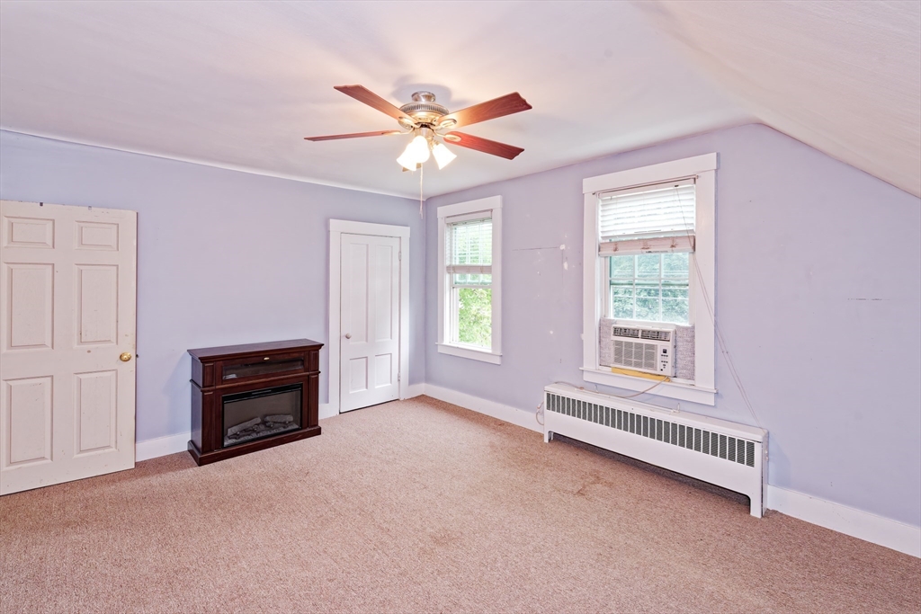 336 Bishop St, Framingham