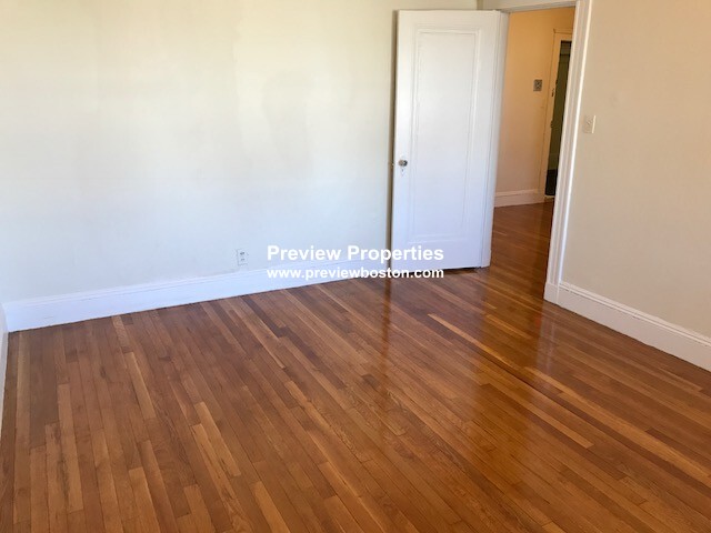 116 Washington St, Brighton