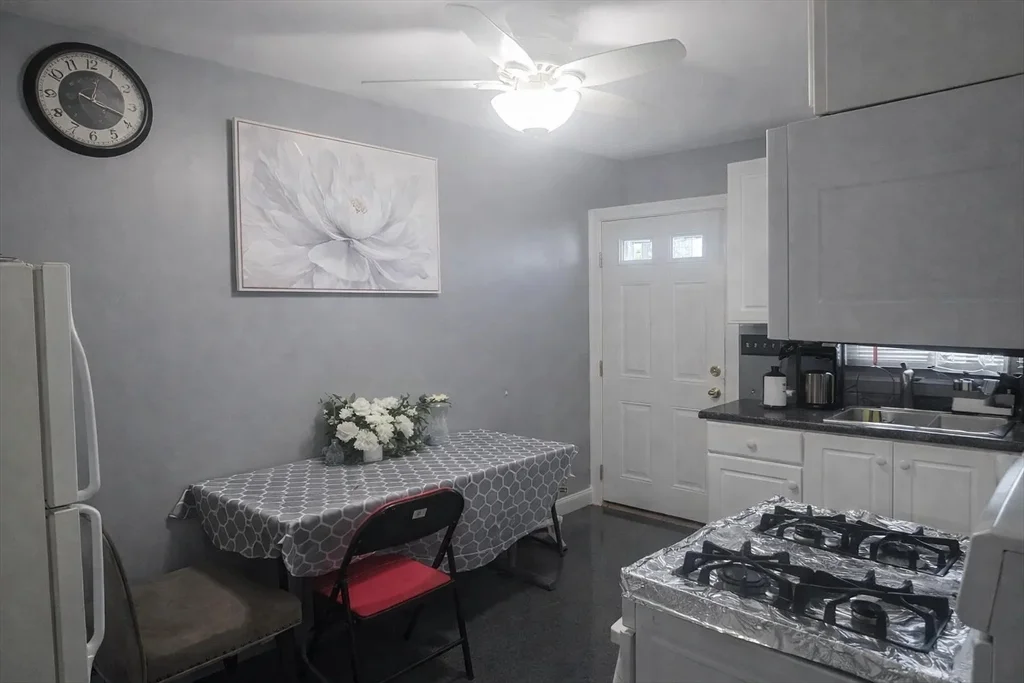 412-414 Ferry St, Everett