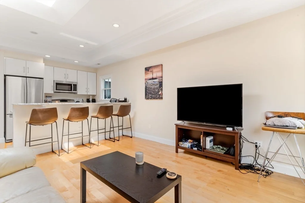 9 Sheridan, Neighborhood Nine