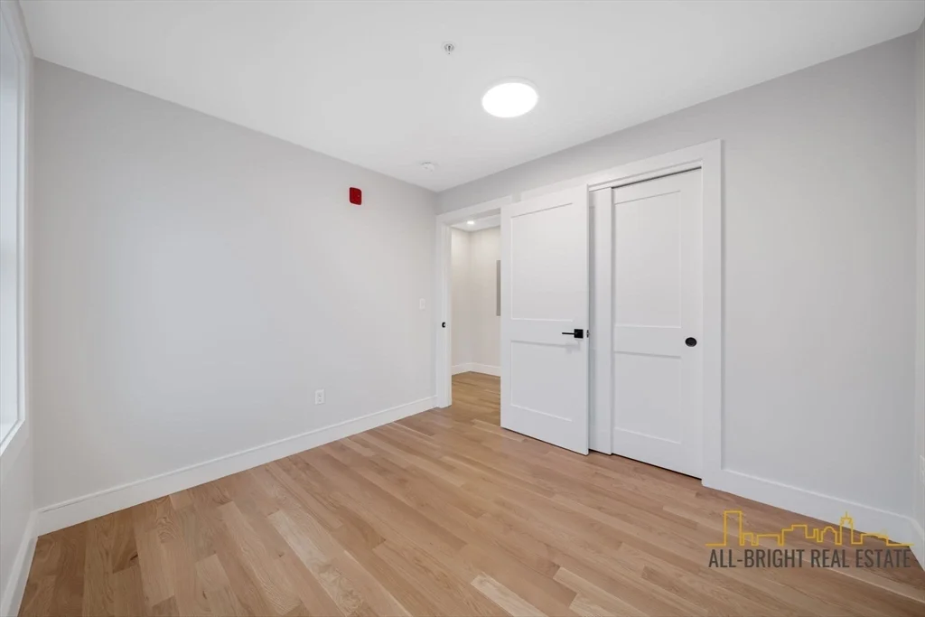 9 Wenham, Jamaica Plain