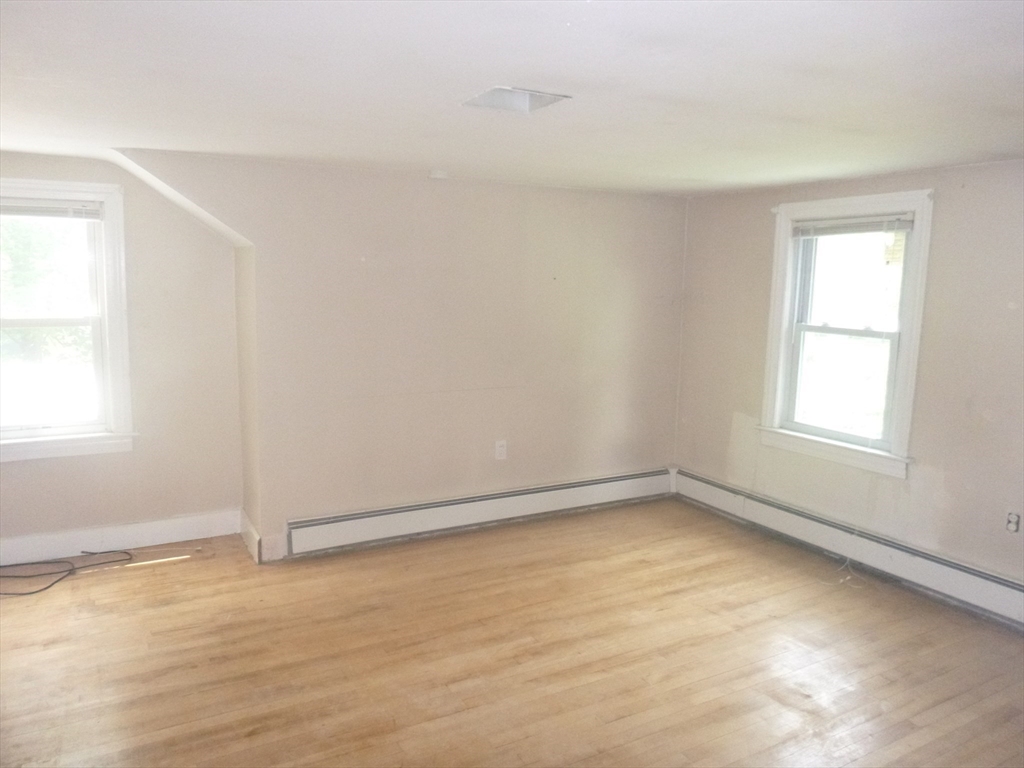 25 Crescent, Oakdale