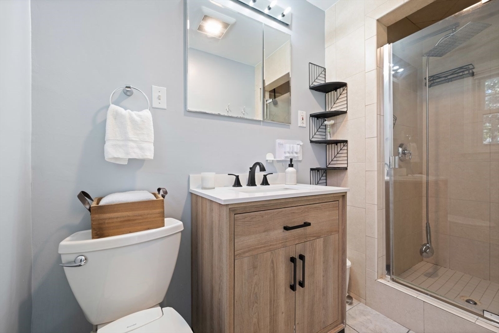 112 Argilla Rd, Andover