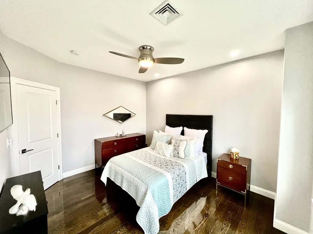 259 Oakwood Ave, Revere