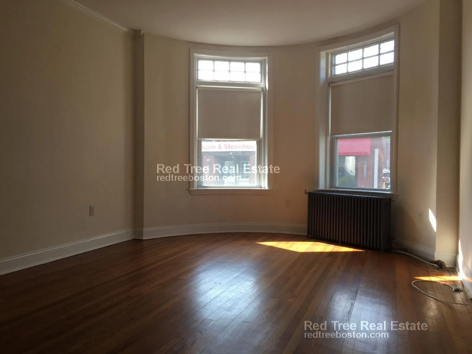 15 Green St, North Brookline