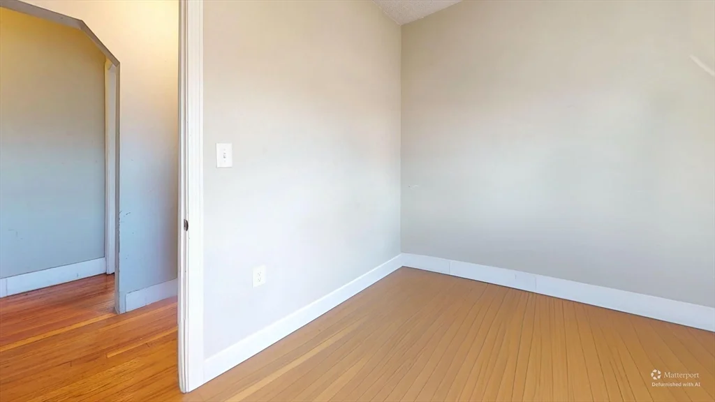 280 Mcgrath Highway, East Somerville