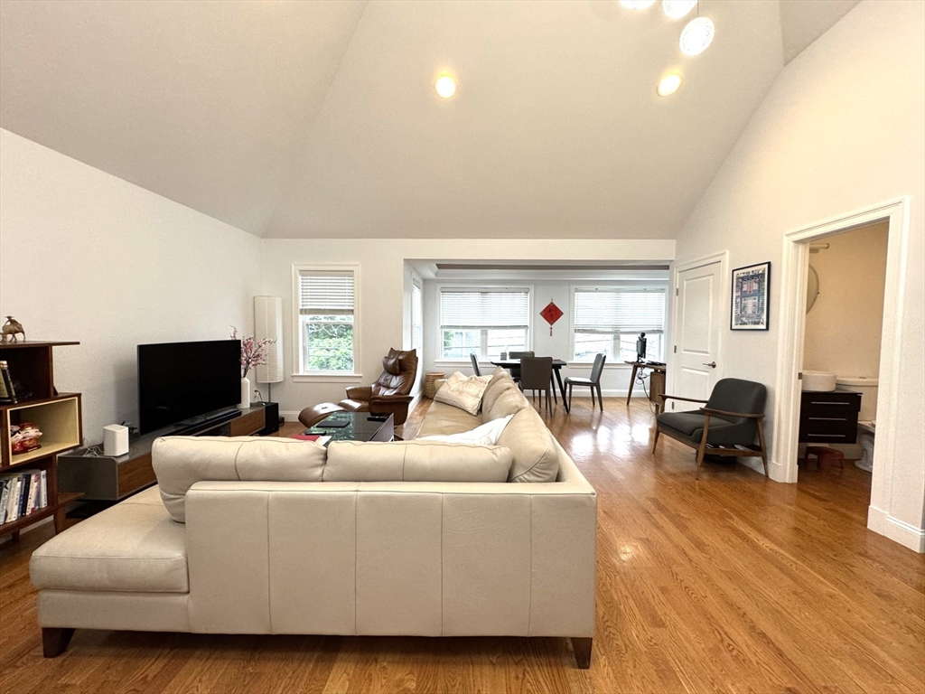 63 Fairfax St, West Somerville