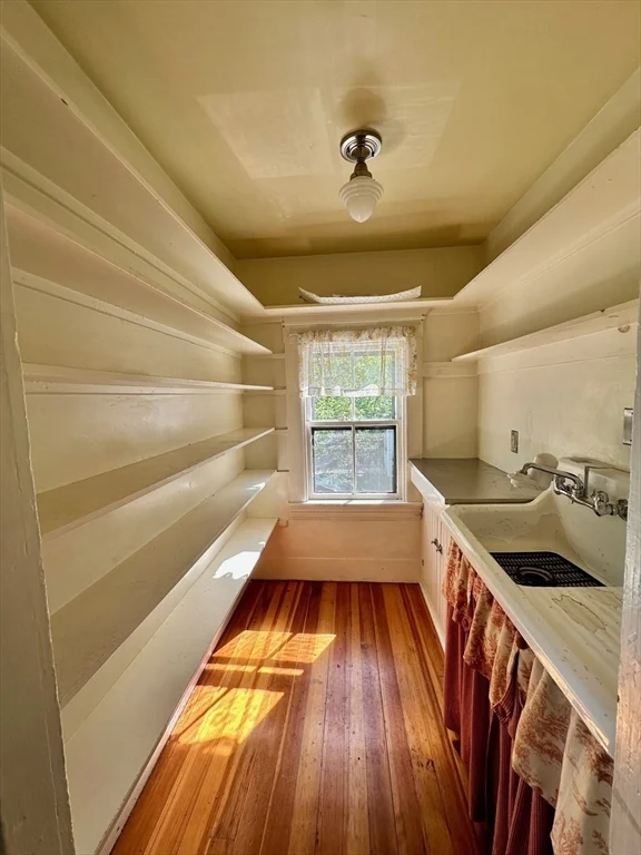 984 Chestnut St, Newton Upper Falls