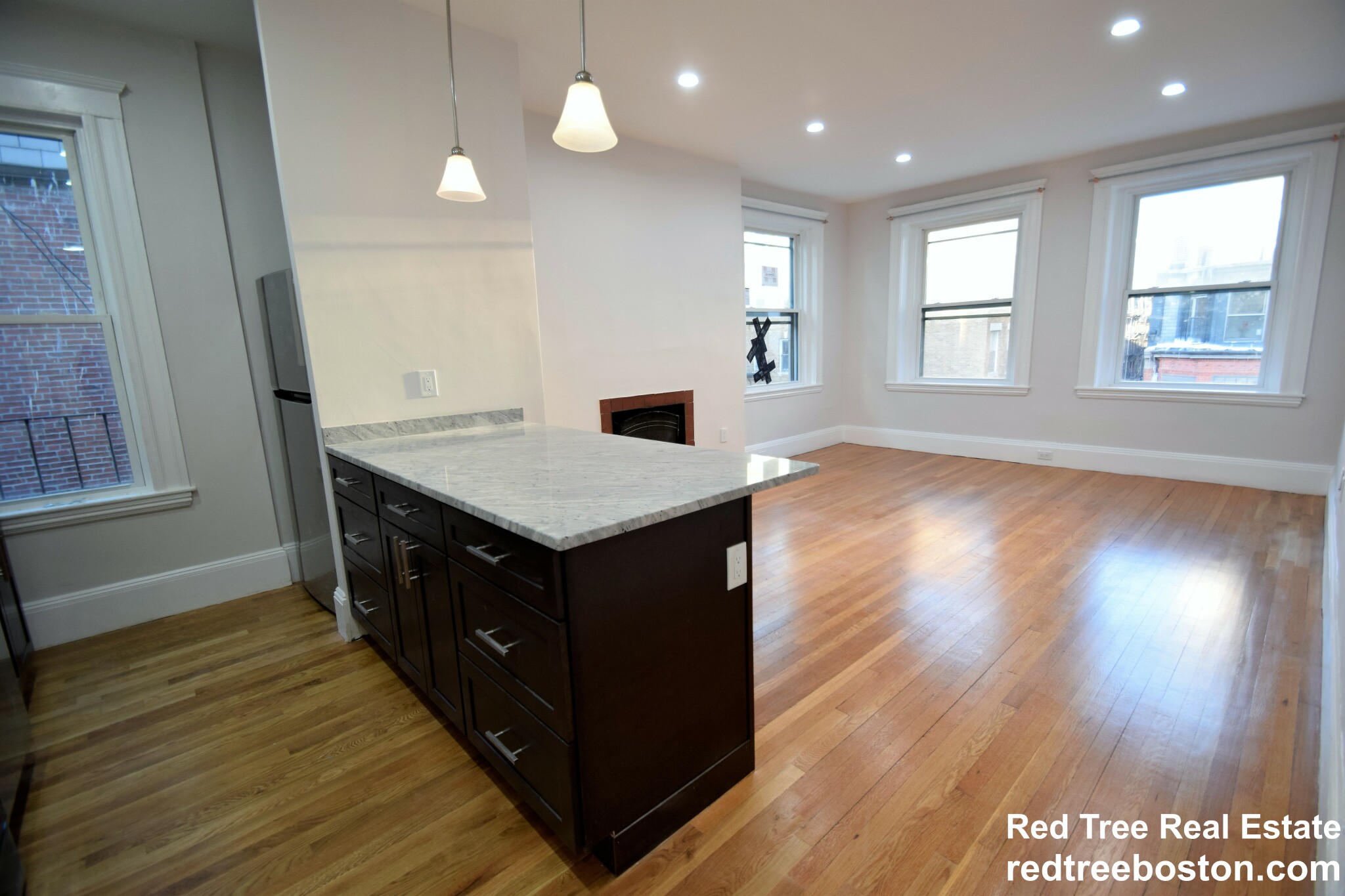 48 Gloucester St, Back Bay