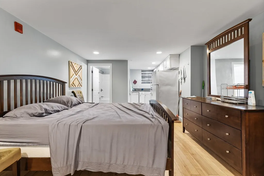 1170 Massachusetts Ave, Riverside