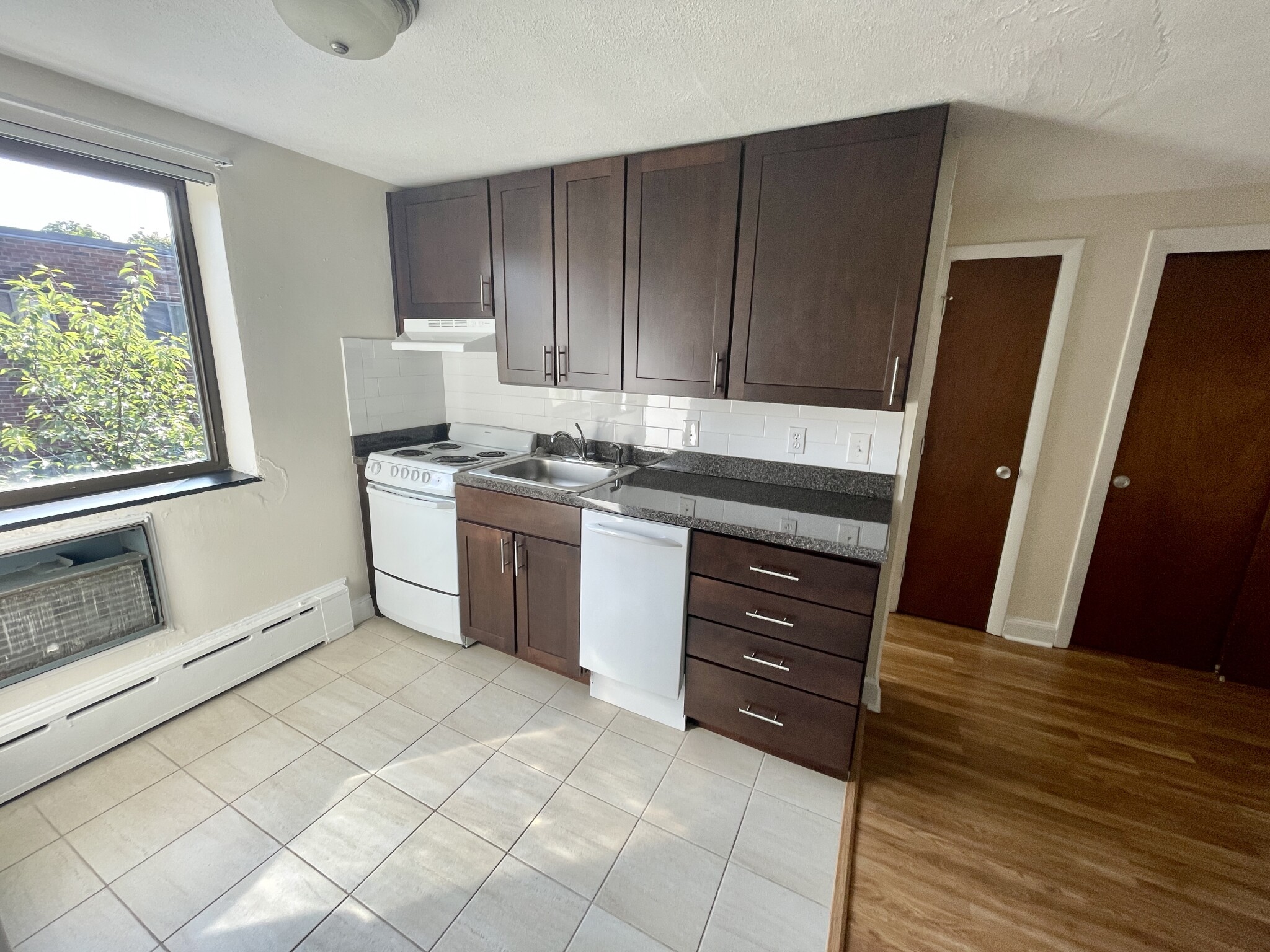 Studio bed, 1 bath apartment for rent at 15 Chester St Unit `46, West Cambridge — photo 2 of 4