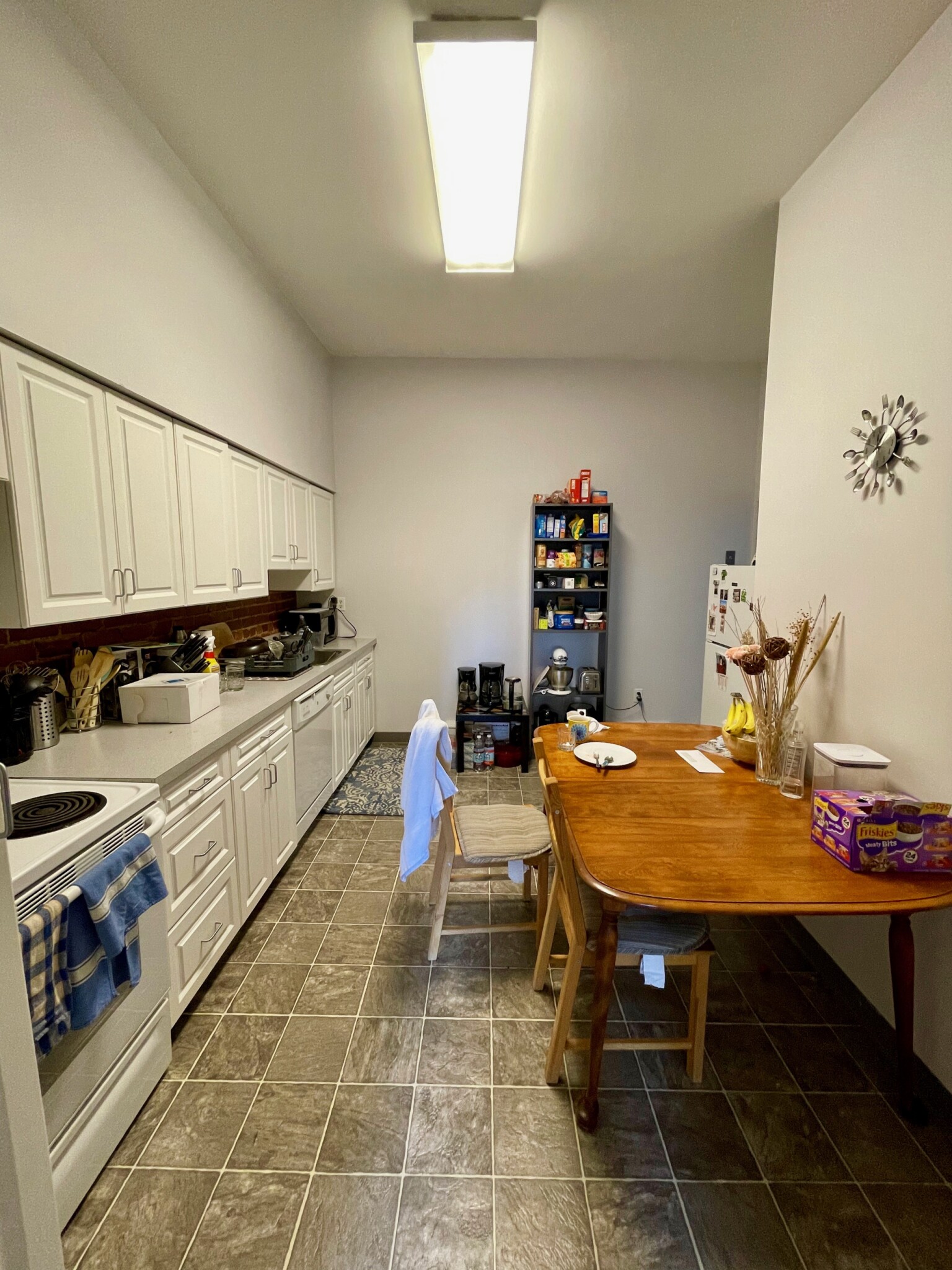 3 bed, 1 bath apartment for rent at 15 Stearns Rd Unit 05, Coolidge Corner — photo 1 of 3