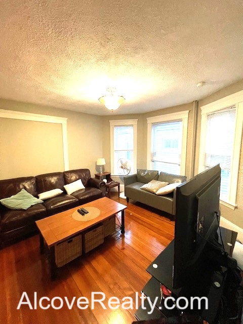 5 bed, 2 bath apartment for rent at 66 Simpson Ave Unit 1, Tufts — photo 14 of 22
