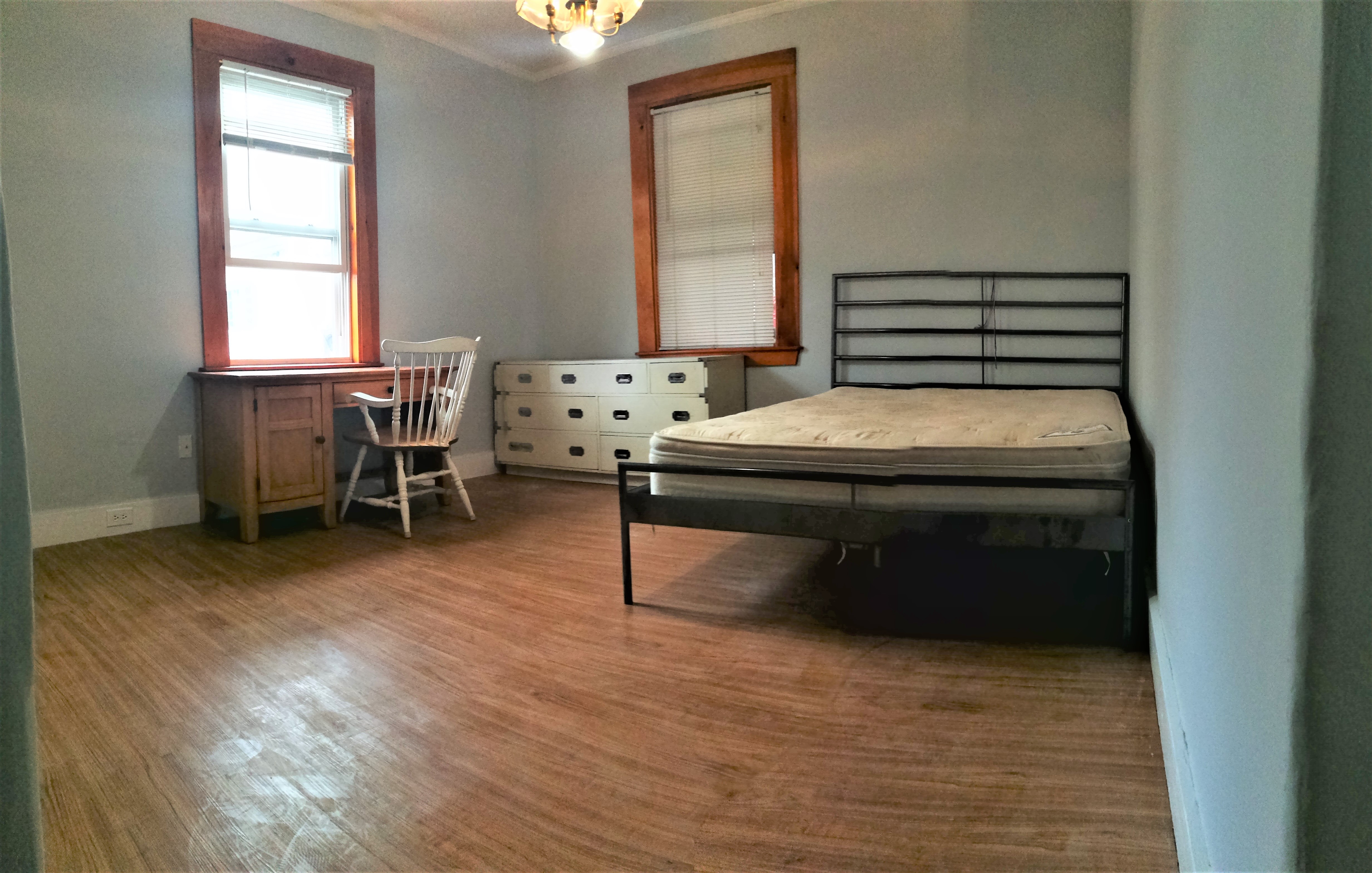 5 bed, 2 bath apartment for rent at 15 Highland St Unit 1, Waltham — photo 3 of 10