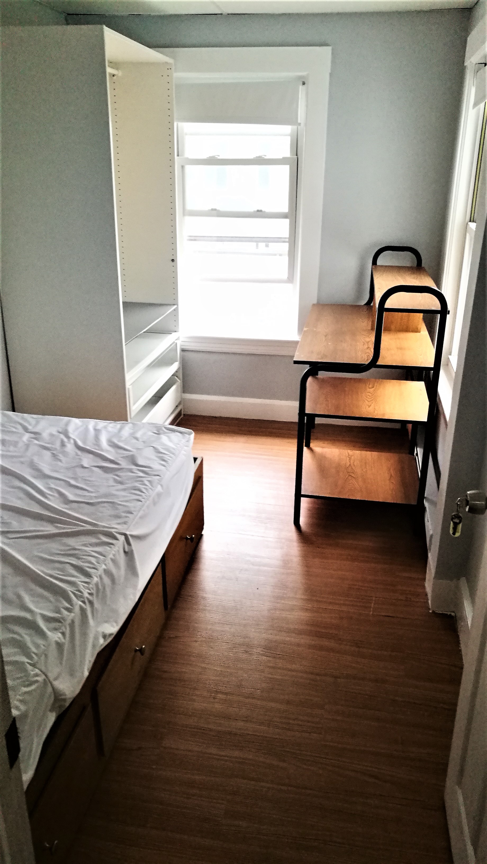 5 bed, 2 bath apartment for rent at 15 Highland St Unit 1, Waltham — photo 4 of 10