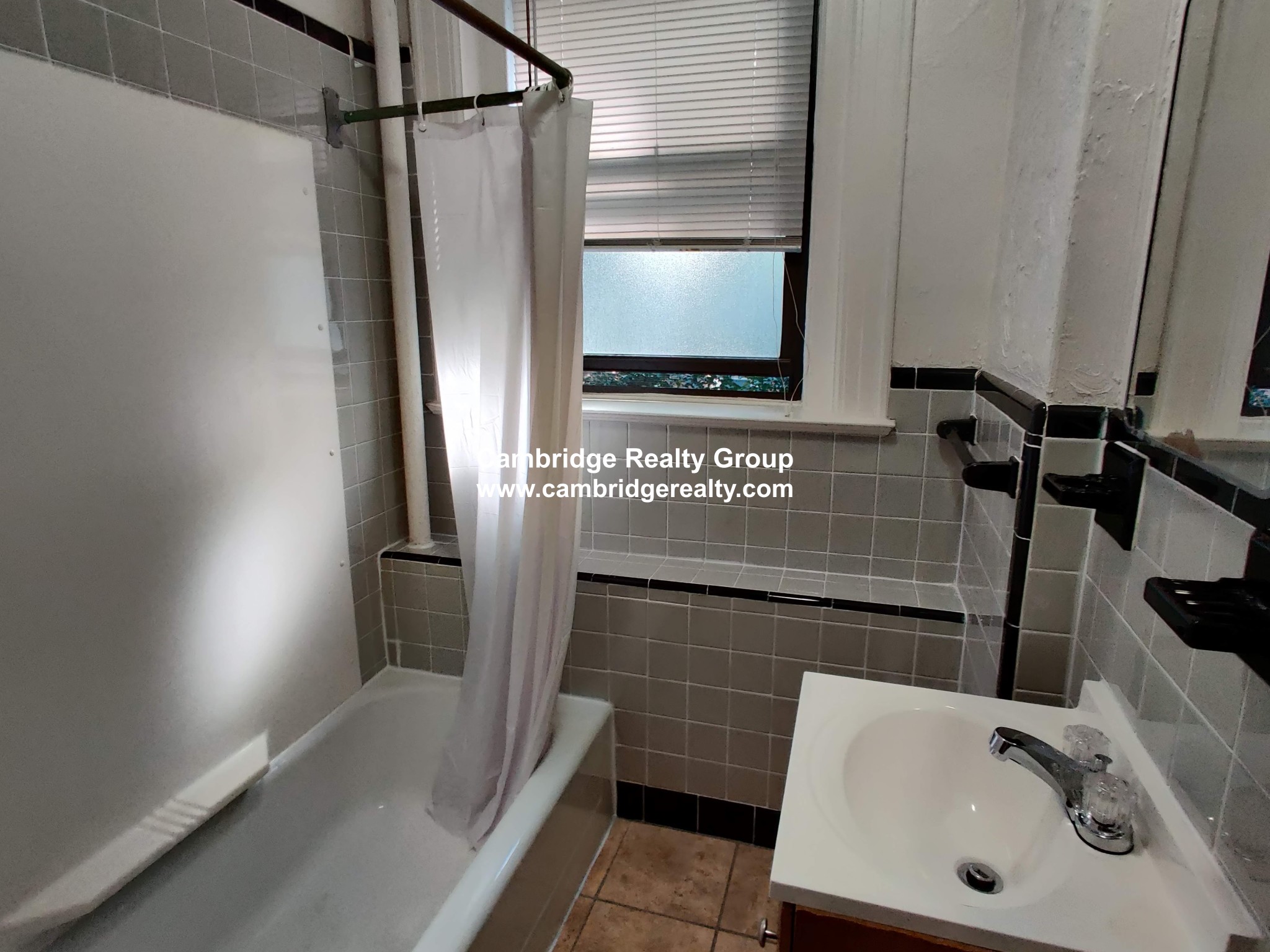 2 bed, 1 bath apartment for rent at 1010 Massachusetts Ave Unit 26T, Riverside — photo 10 of 15